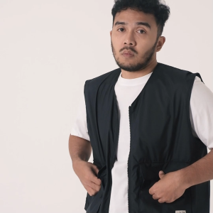 MGee Jaket Rompi Vest Nilon Pria M Gee Original Halston 001