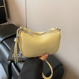 Ladies Crossbody Bag Is Fashionable Versatile Solid Color Exquisite Design Suitable for Daily Commuting Casual Shoulder Bag
