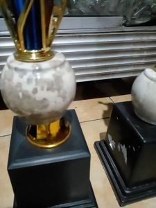 Piala Lomba Juara 1 2 3 4 (PEMAIN TENIS MEJA PUTRA BODY BIRU MARMER+RASER) \\\"costum\\\" FREE STICKER (BOLEH satuan)TERMASUK SETICKER DAN FREE DESIGN
