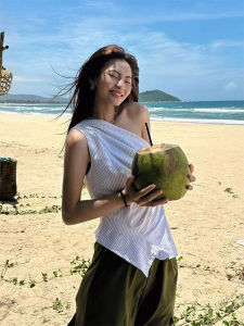 French Asymmetric Design Shoulder Baring Stripe Crop Top Womens Summer Slim Fit Elegant Thinming Vest Korean Style Shirt