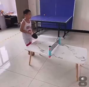 xinixin Three table tennis balls are given away for two sets of table tennis paddles