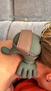 Máy massage cổ vai gáy siêu nhẹ chỉ 076 kg nhỏ bằng bàn mô phỏng bàn tay bảo hành 12 tháng