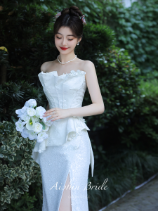 Elegant Sweet Style Wedding Dress for Engagement And Drinking Ceremony High Waist Long Skirt with Beads And No Sleeve