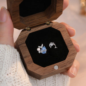 S925 Sterling Silver Dolphin Ear Studs Asymmetric Design Womens Earrings Pure Silver Ear Care Childrens Jewelry Fashion Accessories