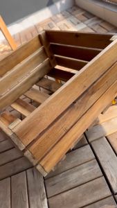 Chậu trồng cây vuông có báđồnh xe hoặc đựng