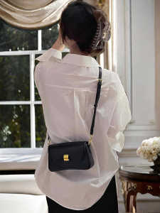 Modern Neutral Style Shoulder Crossbody Bag PU Leather Lock Buckle Closure Mini Square Bag Versatile Commuting Bag for Youth