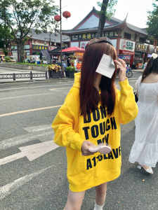 เสื้อฮู้ดสีเหลืองสไตล์ย้อนยุคแบบอเมริกันสำหรับผู้หญิง ทรงหลวม ปกติ ฤดูใบไม้ร่วง/ฤดูหนาว เสื้อคลุมกันหนาวแบบลำลองที่สวมใส่ได้หลากหลาย