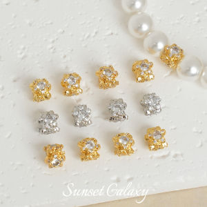 ลูกปัดทองชุบทอง 18K ลูกปัดตัวกั้นดอกไม้ 3 ด้าน ลูกปัด DIY ทำมือ สร้อยคอ สร้อยข้อมือ อุปกรณ์ทำเครื่องประดับ โลหะผสม