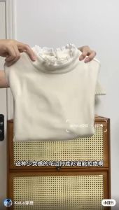 BG world เสื้อแฟชั่นผญๆ เสื้อกันหนาว ผู้หญิง ฤดูใบไม้ร่วงและฤดูหนาว กำมะหยี่และหนาขึ้น ลูกไม้ เสื้อด้านล่าง เสื้อยืดคอกลม