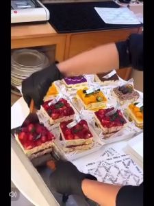 HOT SALE อัพเกรดใหม่เอี่ยม ถาดทีรามิสุ พิมพ์​ชีสเค้ก​ พิมพ์เค้ก ขนมปัง แถบแม่พิมพ์สแตนเลส ถอดออกได้