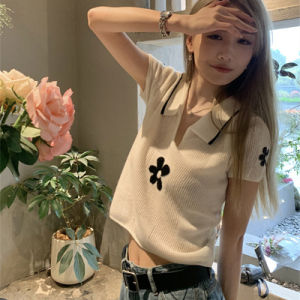 Áo Thun Dệt Kim Cổ Polo Màu Trắng Cho Nữ Tay Ngắn Mùa Hè Họa Tiết Hoa Gợi Cảm Phong Cách HongKong Ice Silk Áo Thun Dáng Rộng Thoải Mái