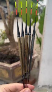 Phao cỏ câu đài Lục Phi ngày đêm cảm ứng đổi màu chuyên rô phi cao cấp - L61 - Tín hiệu siêu nhạy