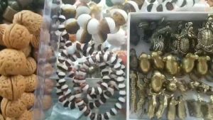 Vòng tay chuỗi hạt poly cao cấp đen trắng