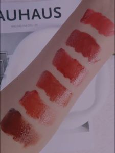 SANIYE L1237 DEWY LIP GLOSS THIN EFFECT LIGHWEIGHT MOISTURIZING