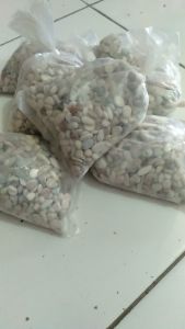 Batu Pancawarna & Kwaci Akuarium: Media Dekorasi Aquascape Repack 500gr