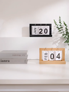 Minimalist Wooden Flip Calendar Room Decor Aesthetics Nordic Style Wooden Calendar Durable with Page-Turning Date Table Display