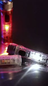 Xiaomi ไฟฉายคล้องพวงกุญแจ ไฟฉายพกพาขนาดเล็ก USB-C ปรับไฟ 10 มุม ไฟฉุกเฉิน สีแดงและสีขาว 200 Lumens ท้ายแม่เหล็ก กันน้ำ