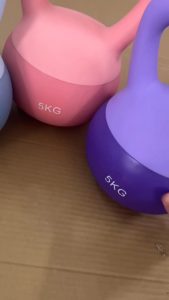 (5KG-ĐEN)-BG Tạ Bình Vôi Kettlebell Tạ Quai Xách 5KG PVC Lõi Cát Sắt Tập Mông Đùi