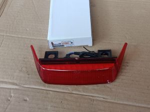 Lampu stoplamp yang nempel di behel belakang yamaha F1ZR
