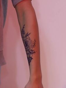 Herbal Tattoo Sticker Waterproof Womens Long-Lasting Chest Feeling Waist Arm Thigh Advanced Rose Plain Flower Juice 4 Zhang