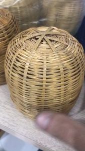 Giỏ tre đựng trứng kiến câu cá