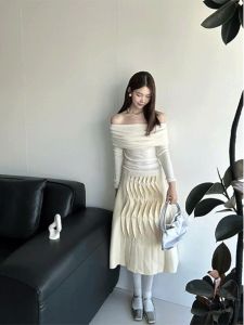 Elegant White Knitted Sweater: A Stylish Women's Fashion Spring 2025 Top