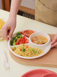 Portion Control Plate Round Plastic Divided Food Plate Microwavable Dinnerware for Diet Meal and Calorie Deficit Eating