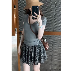 YUEZHONGWEI | Figure-flattering Retro Gray V-neck T-shirt Short Sleeve