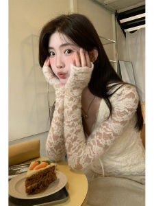 Áo Thun Ren Cổ Chữ V Tay Dài Mùa Xuân Thu Mới Của Red Celebrity Hall Áo Thun Nữ Tay Dài Cổ Chữ V Độc Đáo Và Đẹp