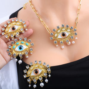 Exaggerated Baroque Pearl Pendant Devils Eye Necklace Brooch Creative Medieval Clavicle Chain Womens Fashion Jewelry