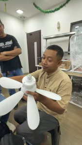 Lampu Kipas Angin Remote 2in1 40Watt E27 Plafon Fan Ceiling Cahaya Lampu tiga warna Dengan bungkus gelembung