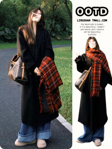 LIRUSHAN | Elegant Black Wool Coat Form-fitting Bespoke Fit for All Occasions Suitable for Petite