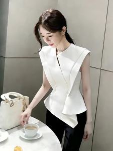 QFN | White Fitted Sleeveless Shirt
