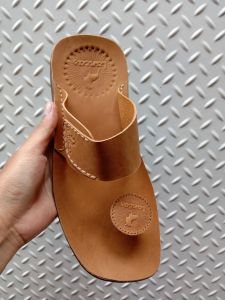 Sandal kulit pria japit jamur kulit