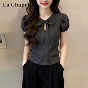 La Chapelle | Áo Thun Tay Ngắn Màu Xám Đậm Có Họa Tiết Ren