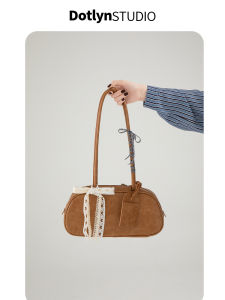 Dotlyn2025 New Star Small Shoulder Underarm Bag High-End Sensation Oil Wax Leather Large Capacity French Bread Bag