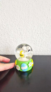 Crystal ball (Snoopy holding an Easter egg)