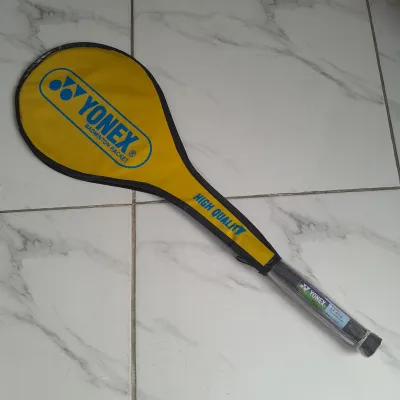 RAKET BADMINTON Bulu Tangkis TERMURAH UNTUK PEMULA 1 PCS RAKET plus Sarung