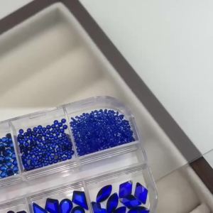 Bộ Đá Trang Trí Móng Tay Klein Blue 12 Ô Nhiều Hình Dạng - Hỗn Hợp Đá Tròn Hình Trái Tim Hoa Kim Cương Thủy Tinh Dùng Cho Thủ Công DIY & Làm Móng