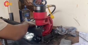Máy Đột Lỗ Thủy Lực CH60 và Bơm tay thủy lực CP700 - Bảo hành 6 tháng