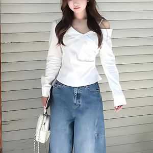 Elegant White Off-Shoulder Long Sleeve Shirt Korean Style Slim Fit V-Neck Casual Shirt for Young Women Stunnign Design