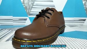 Sepatu Boots Pria Wanita Dr.Martens Docmart Dokmart Adrian Tassel Loafers Penny 1461 Kulit Formal Kantor Casual Loafers 3 Hole Cokelat 38 - 45 COD Bisa Bayar Ditempat