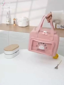 SERENITY Pink and blue insulated lunch bags with cute animal designs. Good insulation for keeping food warm. Suitable for picnics and outdoor activities.