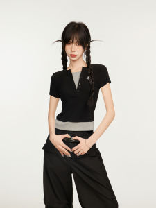 EVPGB | Áo Thun Croptop Nữ Cổ V Giả Hai Mảnh Dáng Ôm