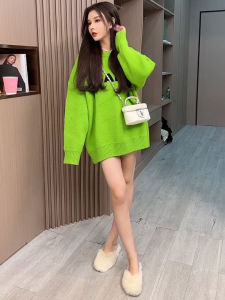 เสื้อสเวตเตอร์คอวีหลวมๆ สีเขียวอะโวคาโดสำหรับผู้หญิงในช่วงต้นฤดูใบไม้ร่วง สไตล์เกาหลี แฟชั่นย้อนยุค ลำลอง เสื้อคลุมแบบสวมหัว