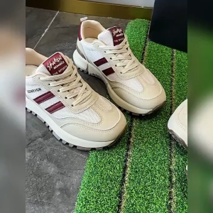 สไตล์วินเทจรองเท้าผ้าใบลำลอง ระบายอากาศได้ผ้าตาข่าย รองเท้าผูกเชือกแฟชั่นผู้หญิง มีไซส์ 36-44 น้ำหนักเบาใส่สบาย แมทช์ได้ทุกชุด