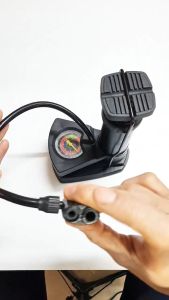 Bơm đạp chân xe máy nhỏ gọn đút cốp xe đầu van đa năng bơm cả xe đạp