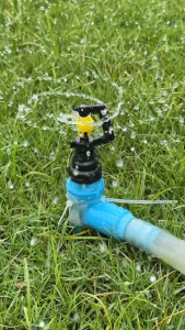 สปริงเกอร์ เกลียว 1/2"-3/4" BF-02 พีวีซี PVC รัศมีระยะ 2-3เมตร (อยู่ที่แรงดันน้ำ)