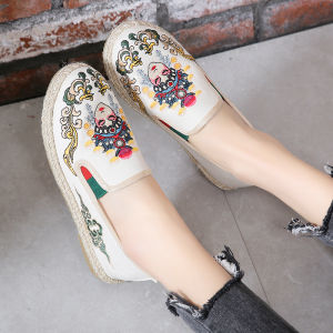Old Beijing Cloth Shoes Womens Ethnic Style Embroidered Shoes Flats Fisherman Shoes Chinese Style Canvas Shoes Embroider Facial Makeup Loafers