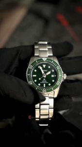 Jam Tangan Pria Seiko Prospex SNE583P1 Solar Divers 200M Green Dial Stainless Steel Strap